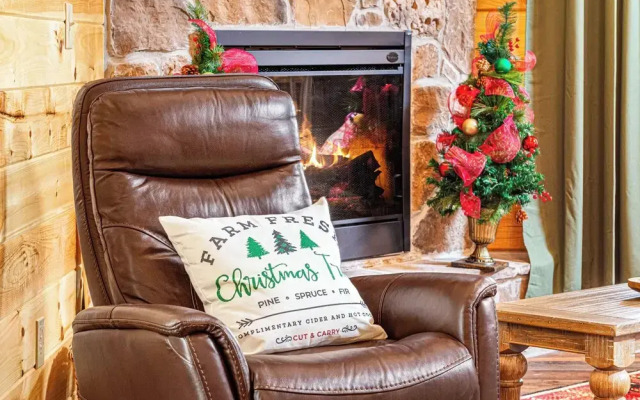 XmasCabins by SmokyStays - Christmas Themed Year Round