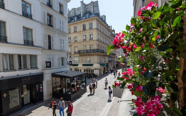 Luxury 3 Bedroom 2 Bathroom Loft - Louvre Museum