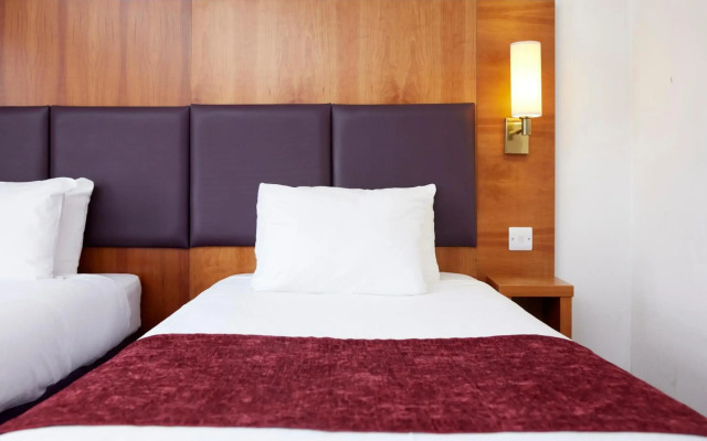 Premier Inn Northampton West (Harpole)