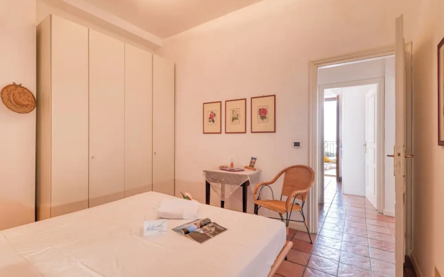 Hanbury Apt Pool And Sea