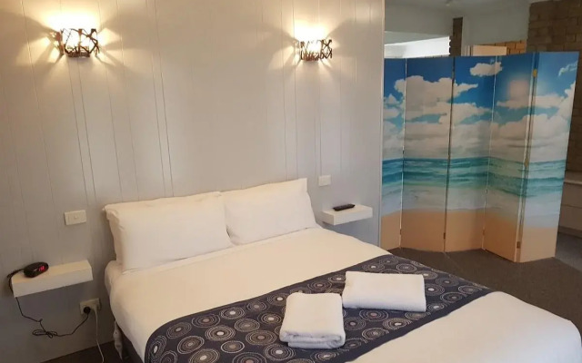 Tropicana Motor Inn