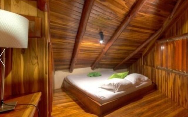 Teak Pacific Hotel