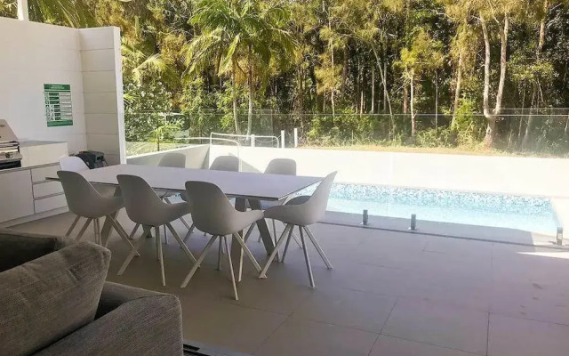 Fat Frog Beach Houses