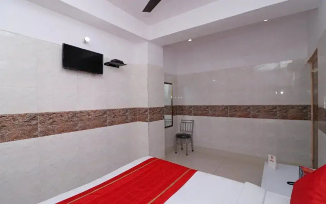 OYO 12911 New Capital Inn