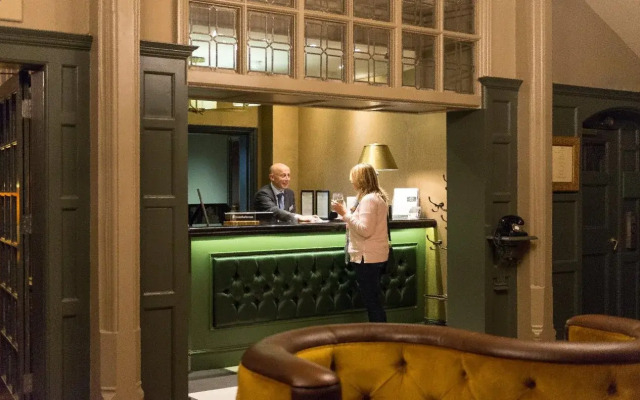The Crown Manor House Hotel