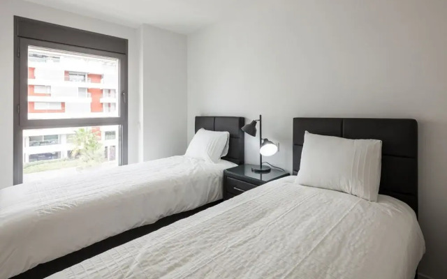 5 Star 3 Bedroom Apartment White Angel