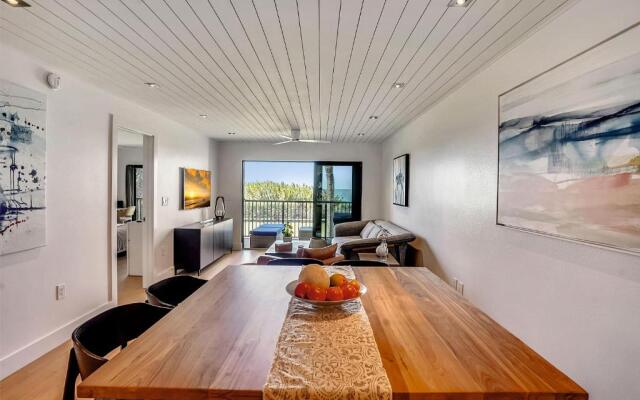 Land's End 11-203 Beach Front - Premier