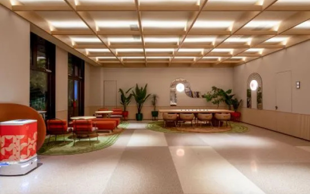 Orange Hotel (Xuzhou Yunlong Lake Sanpeng Square Branch)