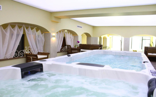 White Rock Castle Suite Hotel & SPA