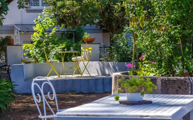 Quite Shelter in Naples