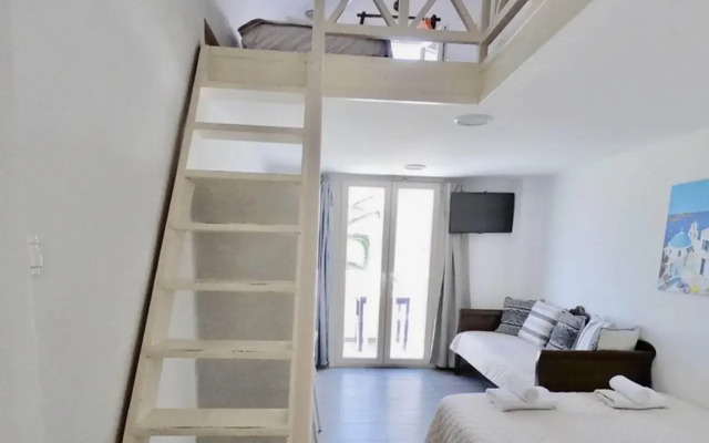 Anny Studios Perissa Beach