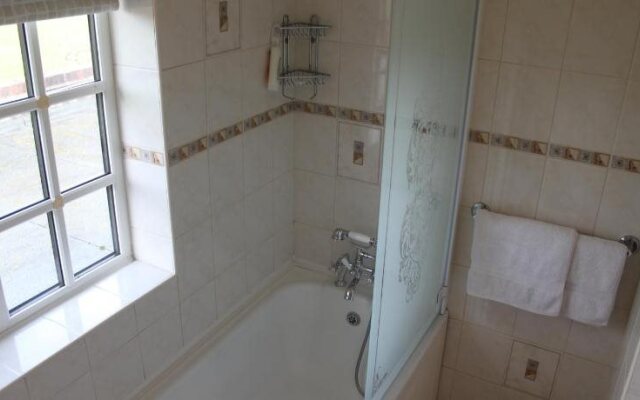 Ingon Bank Farm Bed And Breakfast