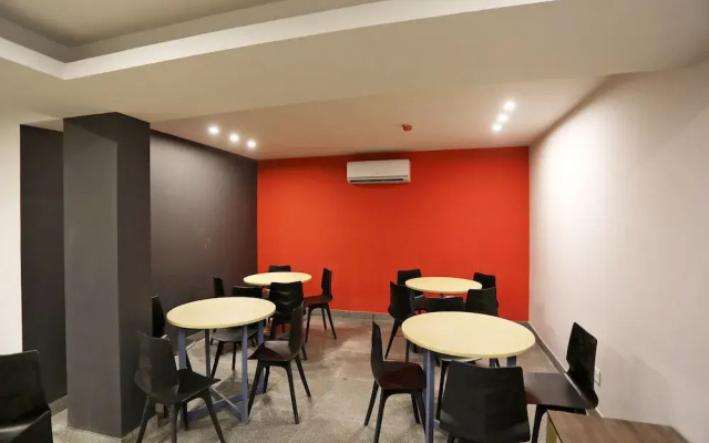 Palam Vihar By OYO Rooms