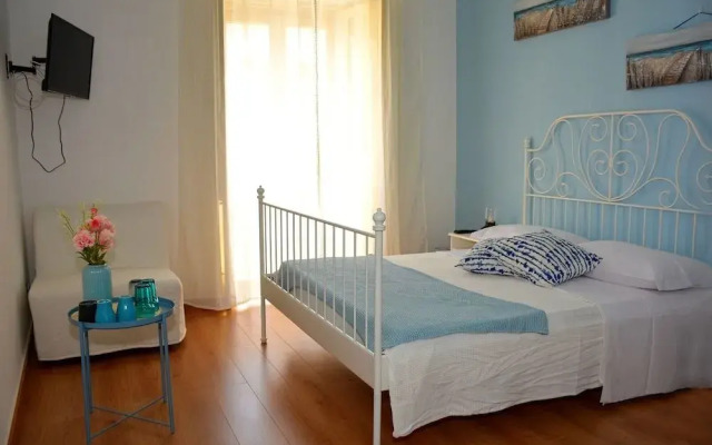 Mia's Rooms