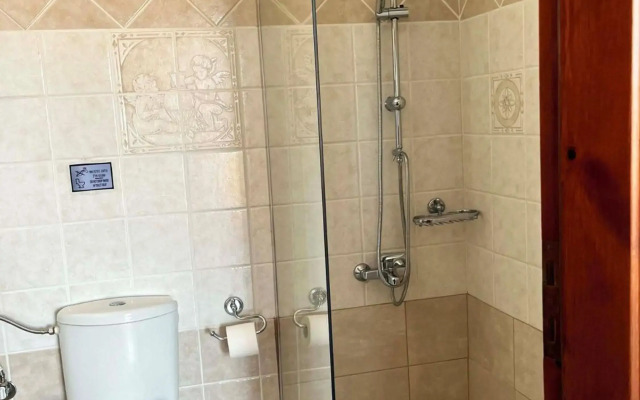 Skandalis Traditional Suites