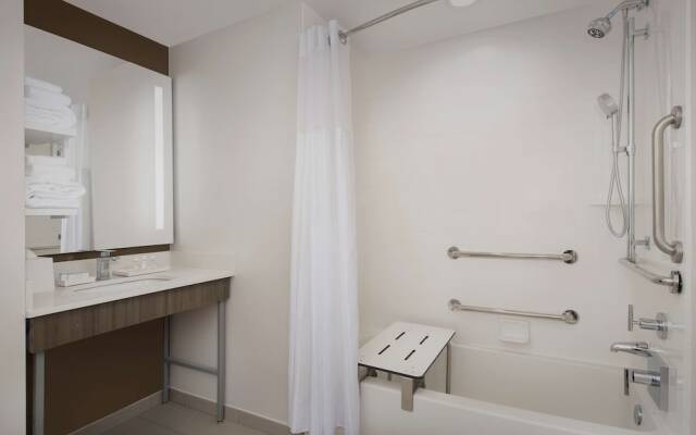 Hilton Garden Inn Columbia Airport (ex Holiday Inn & Suites Columbia-Airport)