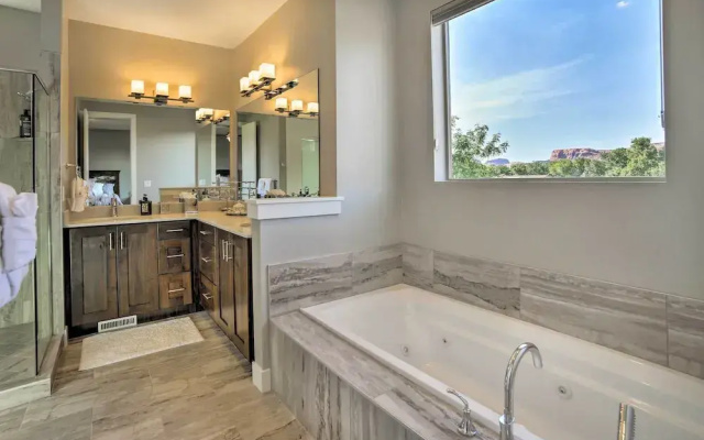 Luxury Moab Vacation Rental w/ Pool Access!