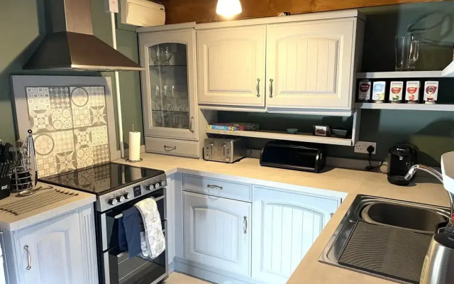 2-bed 18th Century Barn - Sleeps 6 - Pet Friendly