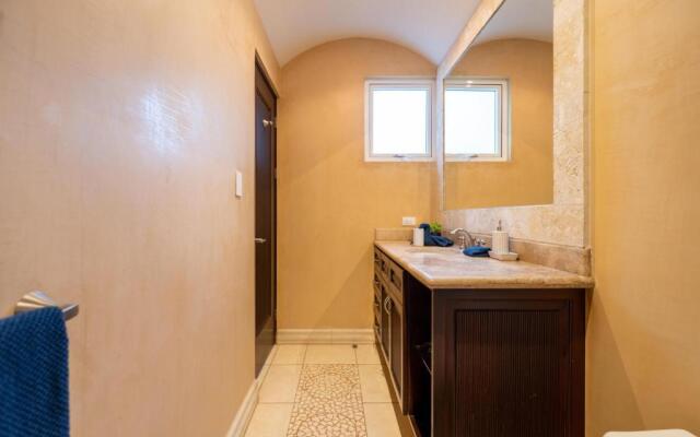 Bocaraca 2 - Luxury 2 BR Condo
