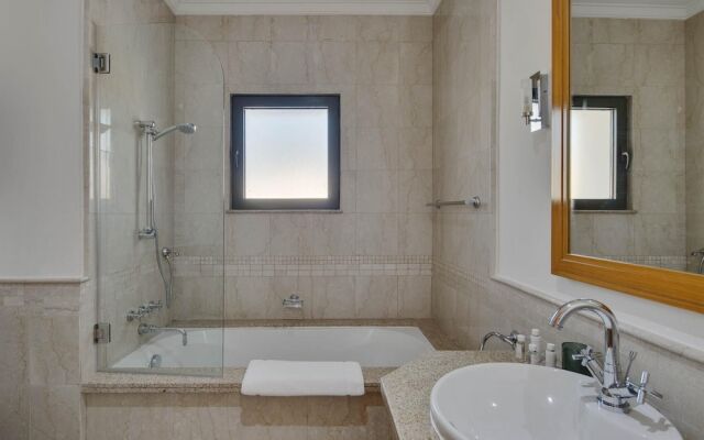 Luxury Villa w Dramatic Vw Private Beach Pool