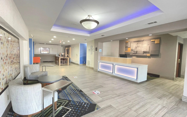 Holiday Inn Express Hotel & Suites Decatur, an IHG Hotel