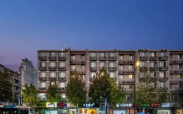 Ji Hotel (Hangzhou Wulinmen Metro Station)