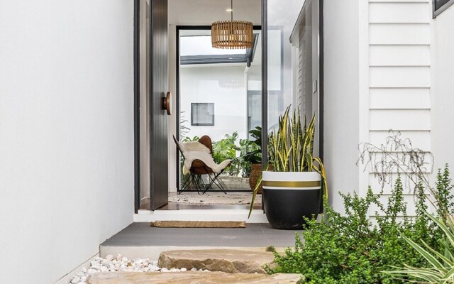 Your Luxury Escape - Scenic Vista
