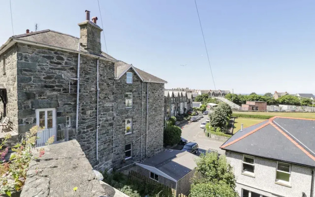 4A Victoria Place