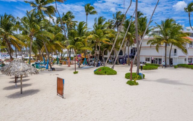 Luxury beachfront villa in Los Corales