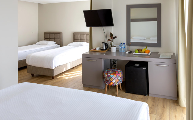 Mene City Hotel