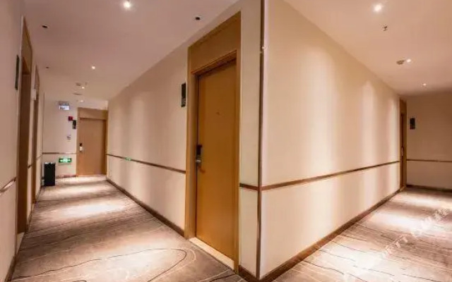 CCINN Hotel(Changsha Yuelu Mountain juzizhoutou store)