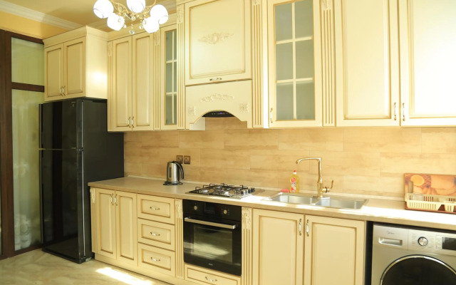 Al Sheikh 5 Bedroom Luxury Apartment 1