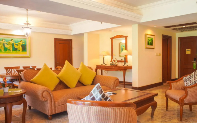 Lorin Solo Hotel