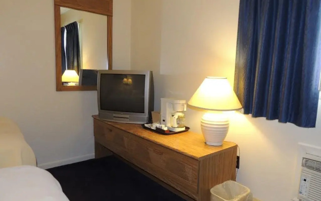White Caps Motel