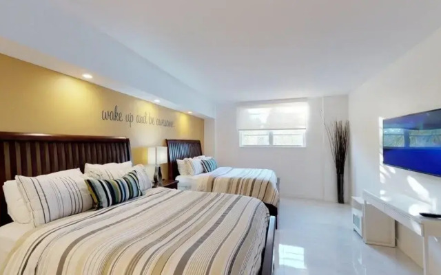 Premium 2 Bedroom +den Apartment Or-202