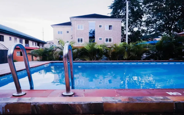 Beneville Hotel & Apartment