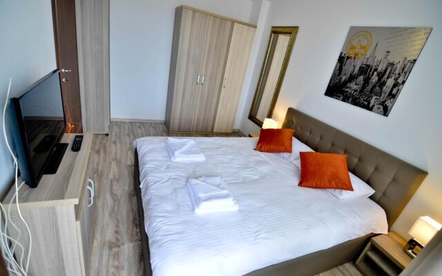 Summerland New York Exclusive Apartment - Mamaia