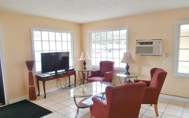 Country Hearth Inn & Suites Cartersville