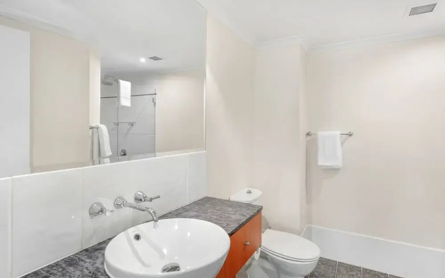 Poolside Apt In Alamanda Beachfront Resort 55