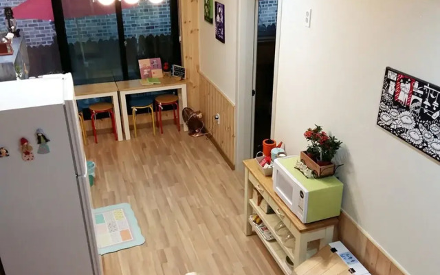 Jeonju Poet And Zzamong Guesthouse