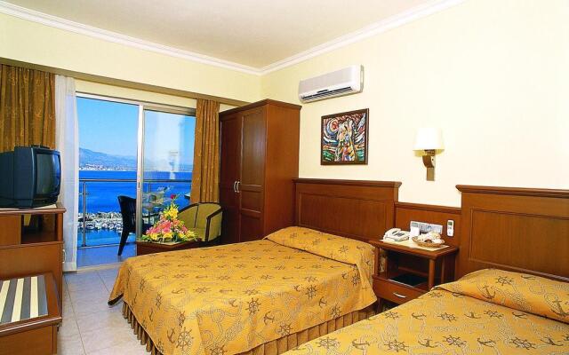 Numa Port Hotel