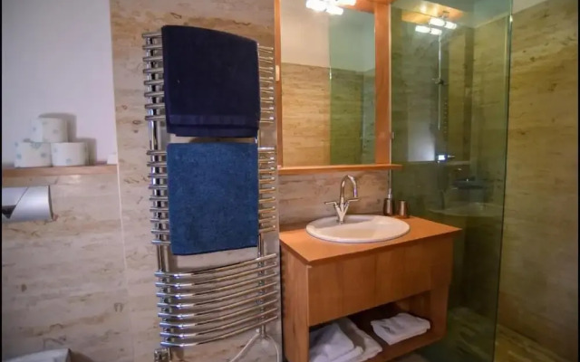 Pelicanstay Montaigne Apartments