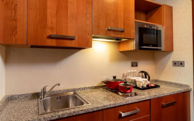 Holiday Inn Suites Kuwait Salmiya