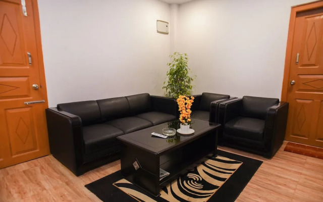 OYO 28824 La Castle Residency