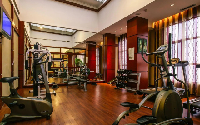Ramada Plaza Zhijiang Hotel