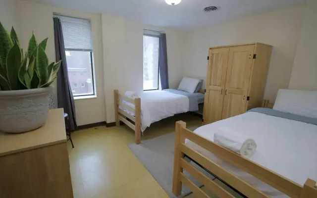 2 Bedroom Downtown Apt Friends Families Ideal