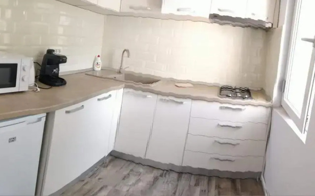 Tomis Apartment