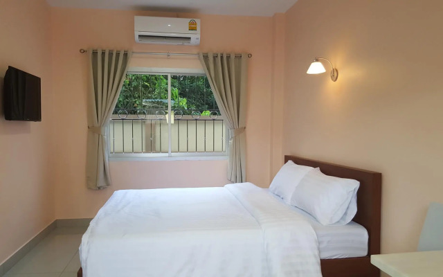 Jirasin Ranong Apartment