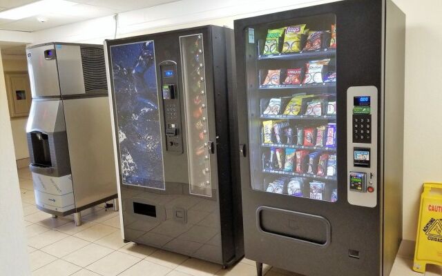 Super 8 by Wyndham Des Moines