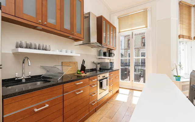 Baker Street Studio Flat